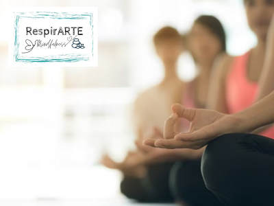 Imágen difuminada clase de meditación